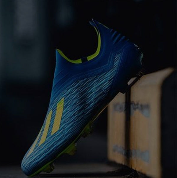 Youth soccer cleats