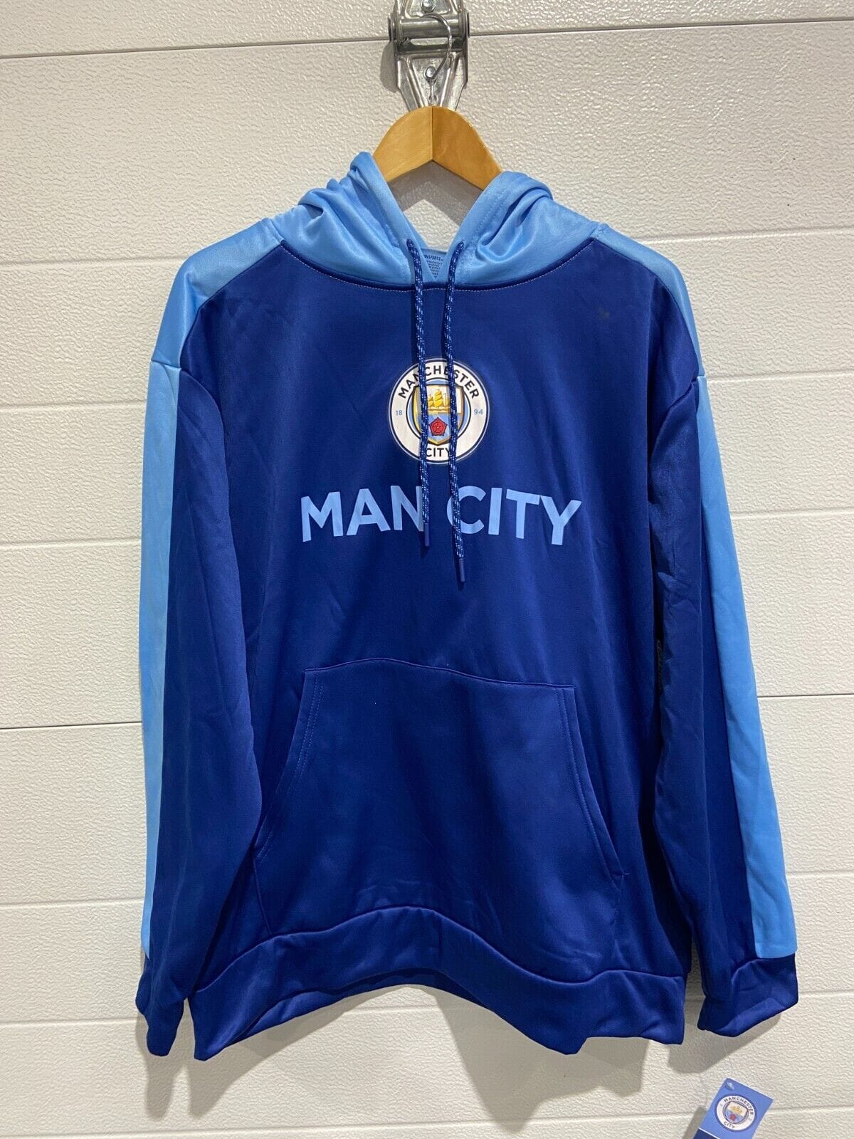 Icon Sports Men&#39;s Manchester City Officially Licensed Pullover Hoodie | Large Goal Kick Soccer 