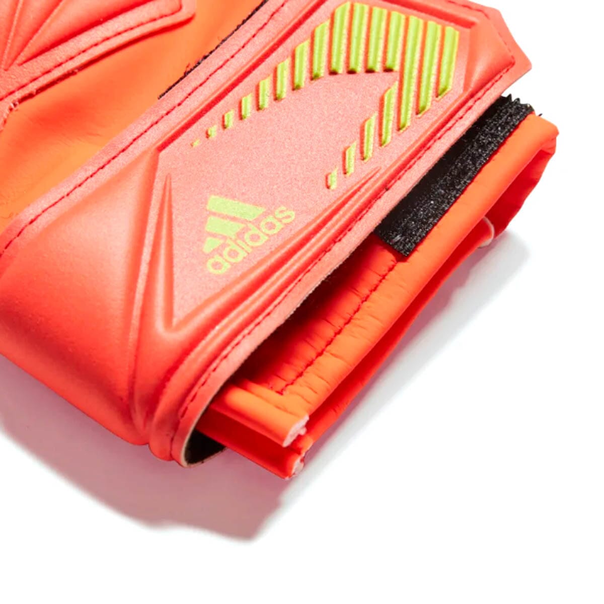 Adidas Predator Training Goalkeeper Gloves Soccer HC0604 Red – Soccer Corner